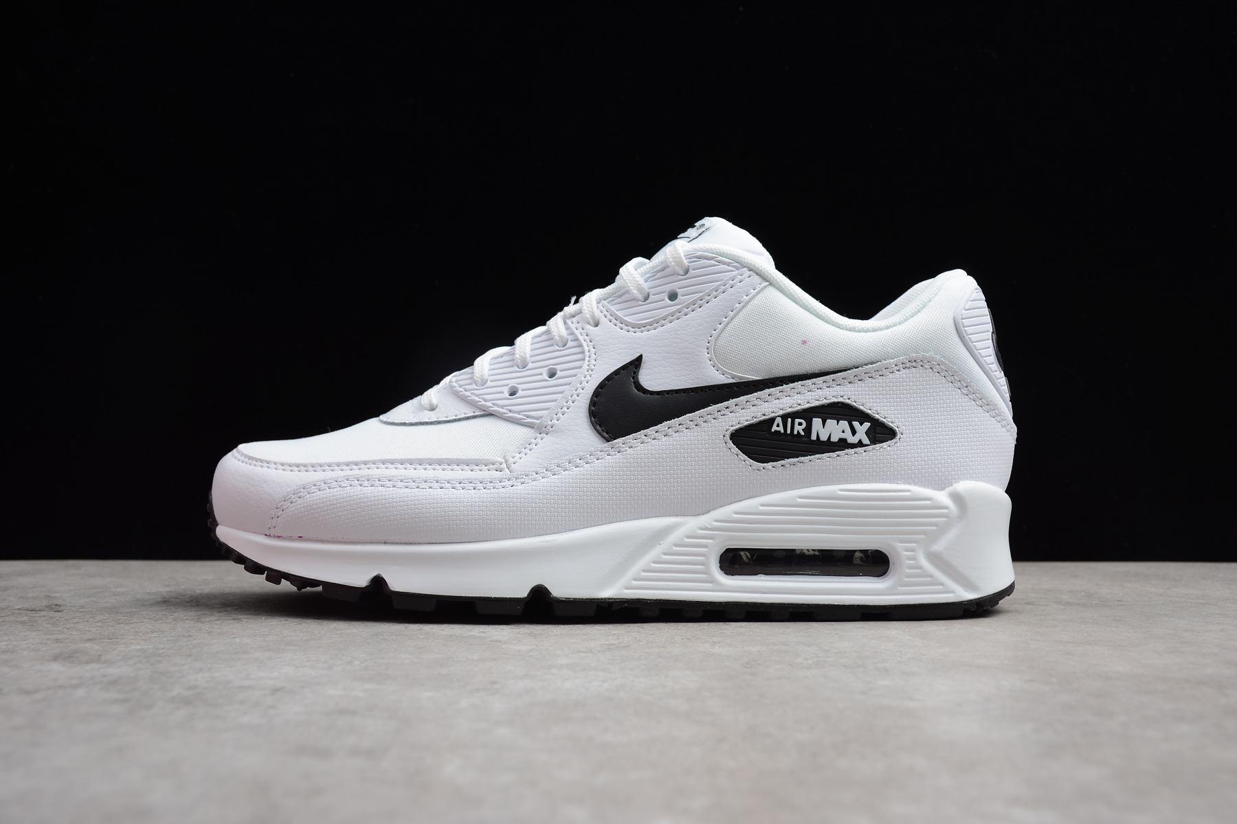 air max 90 white and black