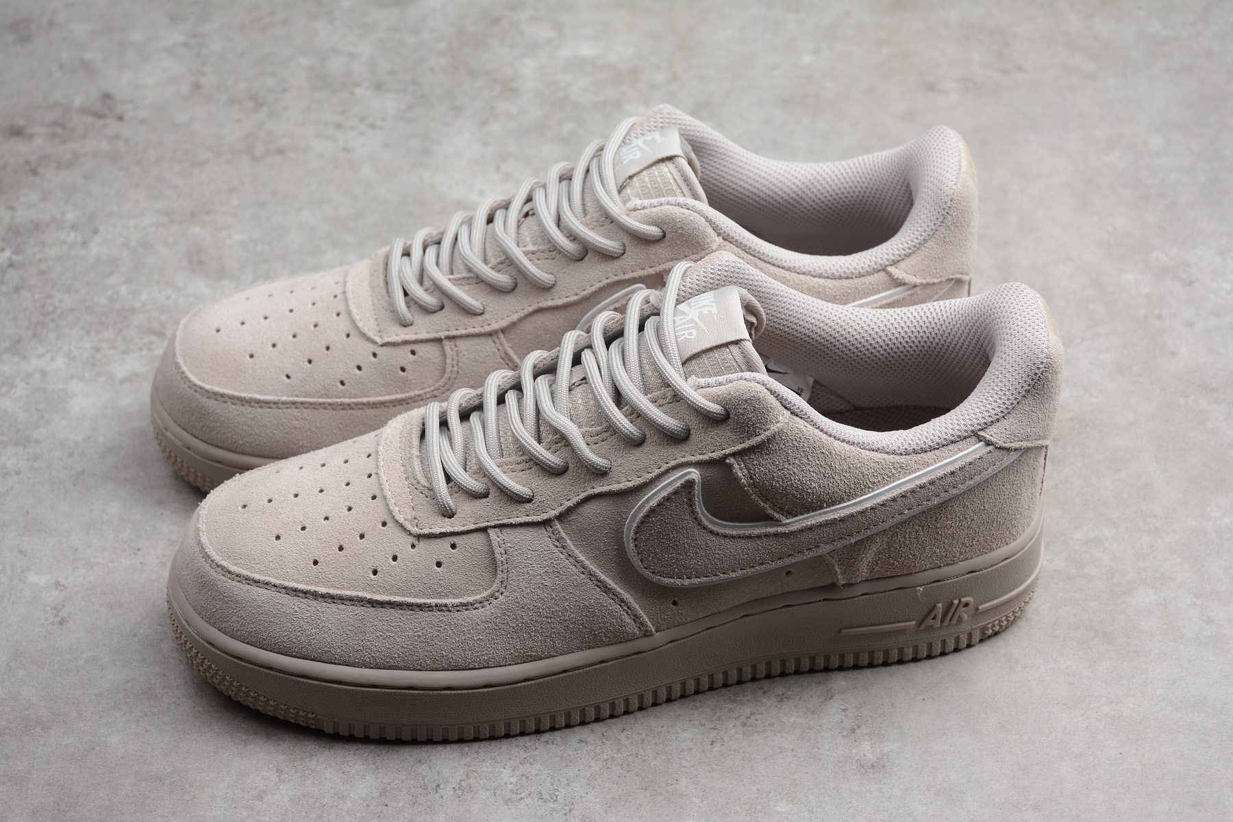 nike air force 1 07 lv8 suede moon particle / sepia stone